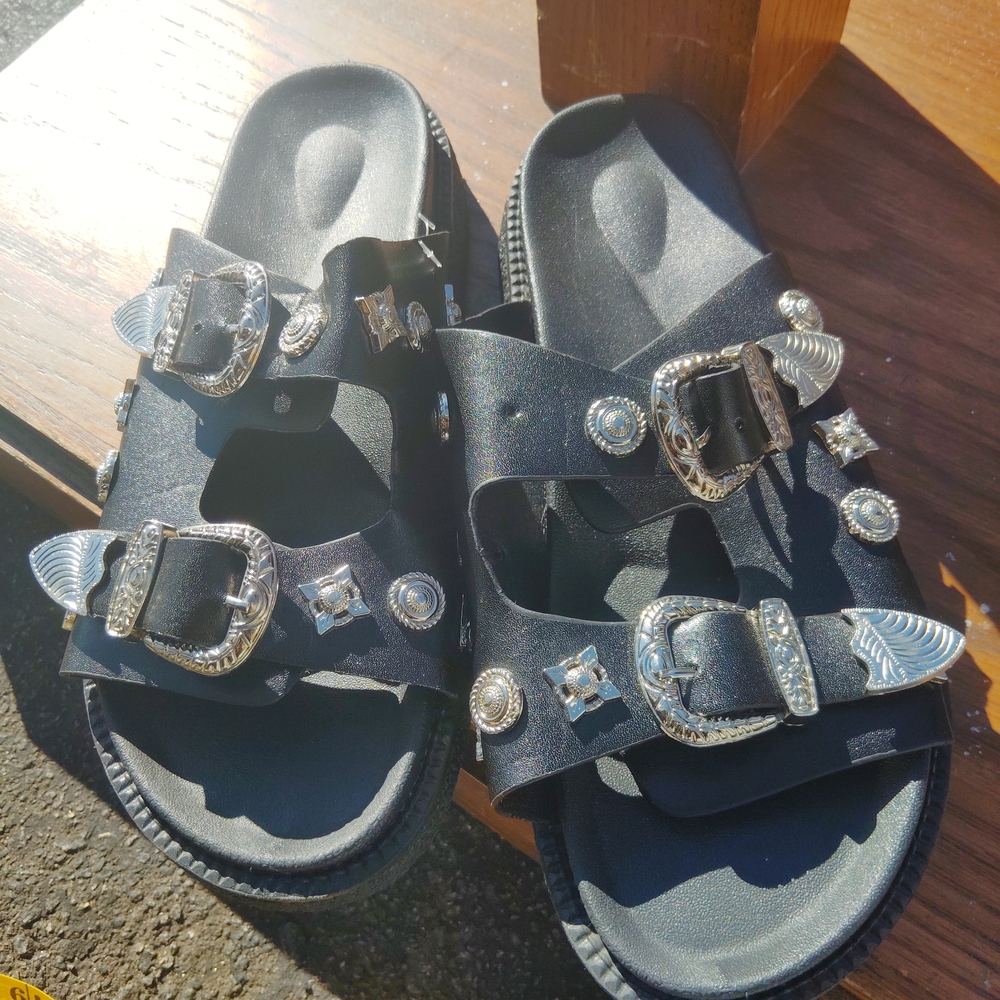 Source Unknown Black Sandals with Silver Embellishments
